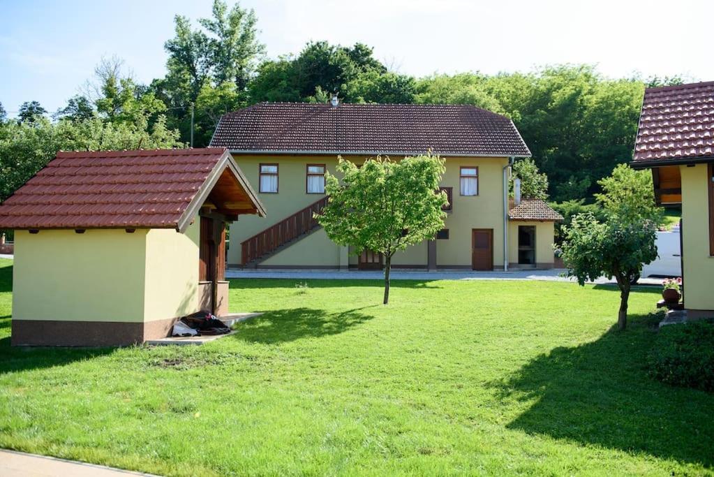 Ruralna Kuca 'Villa Zagorka' Za Odmor Sa Bazenom I Bocalistem Donja Pacetina ภายนอก รูปภาพ