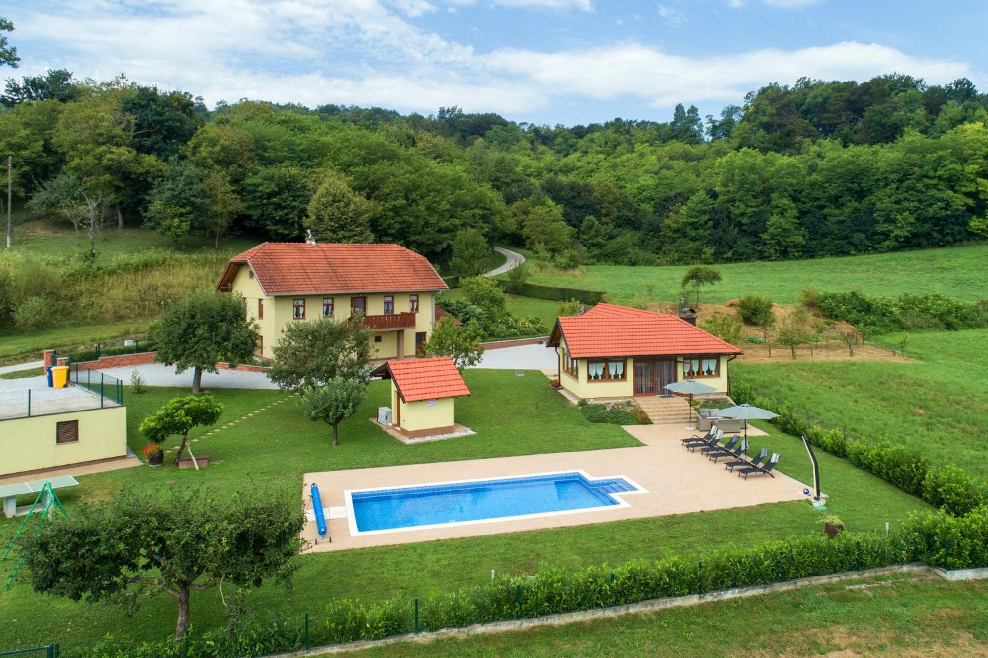 Ruralna Kuca 'Villa Zagorka' Za Odmor Sa Bazenom I Bocalistem Donja Pacetina ภายนอก รูปภาพ