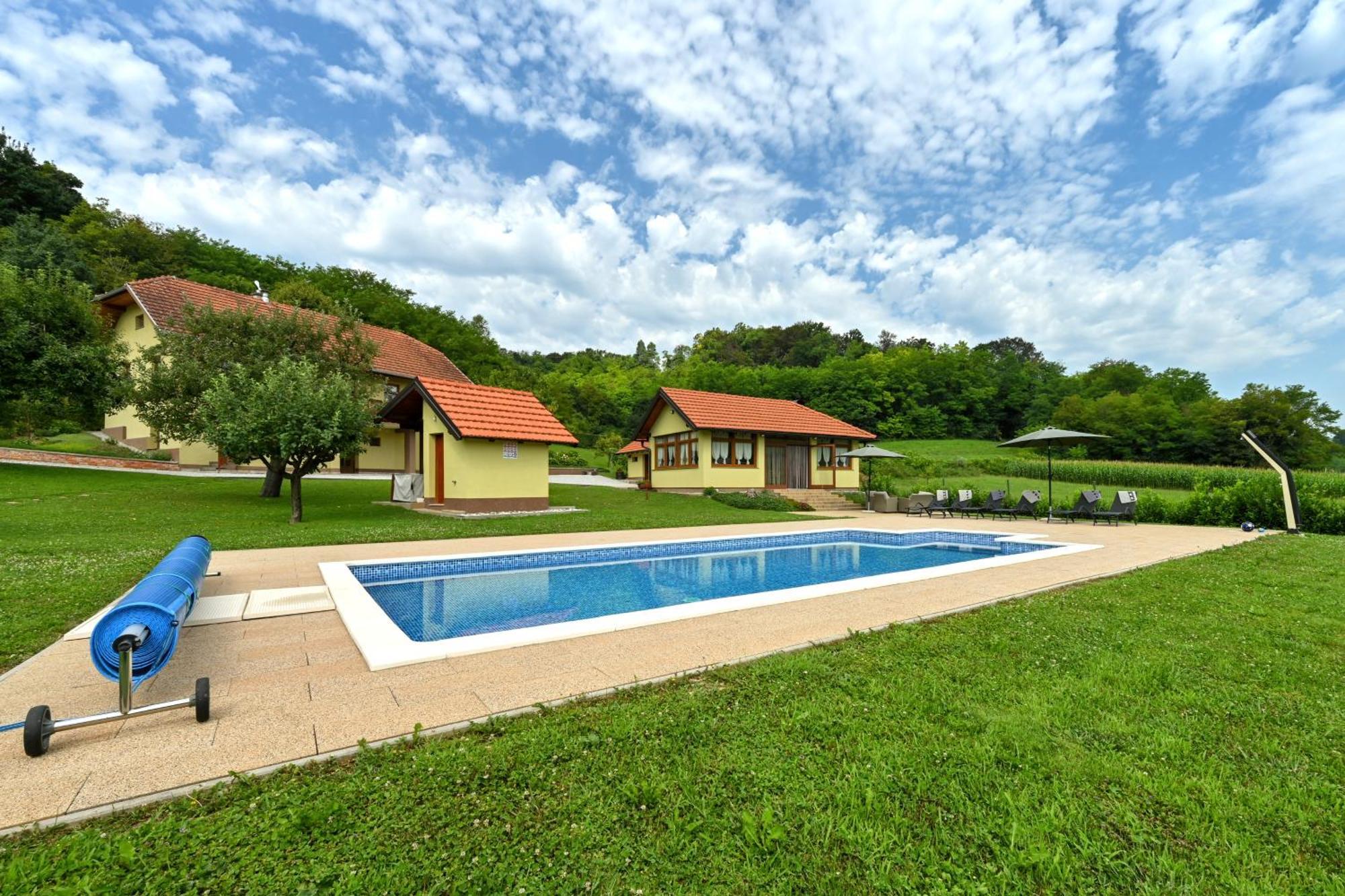 Ruralna Kuca 'Villa Zagorka' Za Odmor Sa Bazenom I Bocalistem Donja Pacetina ภายนอก รูปภาพ