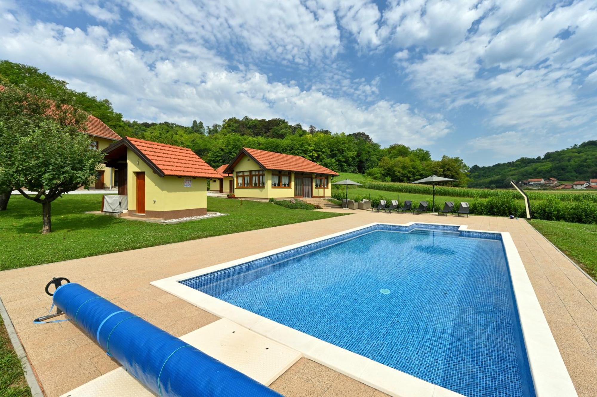 Ruralna Kuca 'Villa Zagorka' Za Odmor Sa Bazenom I Bocalistem Donja Pacetina ภายนอก รูปภาพ