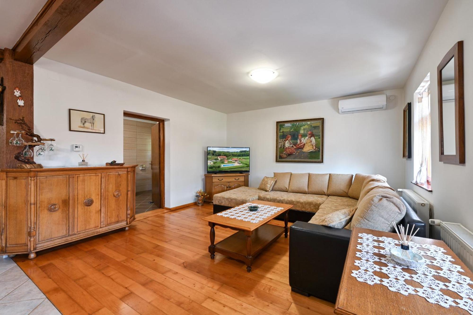 Ruralna Kuca 'Villa Zagorka' Za Odmor Sa Bazenom I Bocalistem Donja Pacetina ภายนอก รูปภาพ