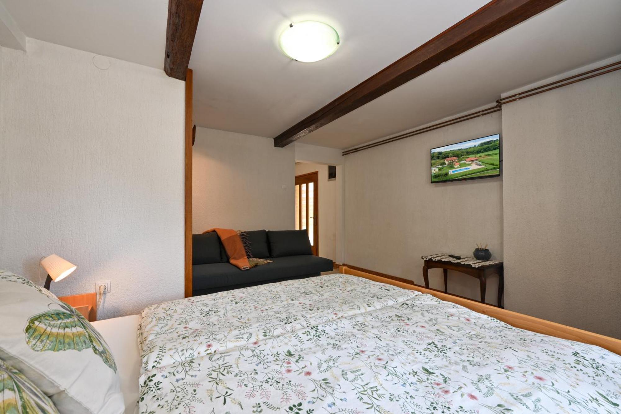 Ruralna Kuca 'Villa Zagorka' Za Odmor Sa Bazenom I Bocalistem Donja Pacetina ภายนอก รูปภาพ